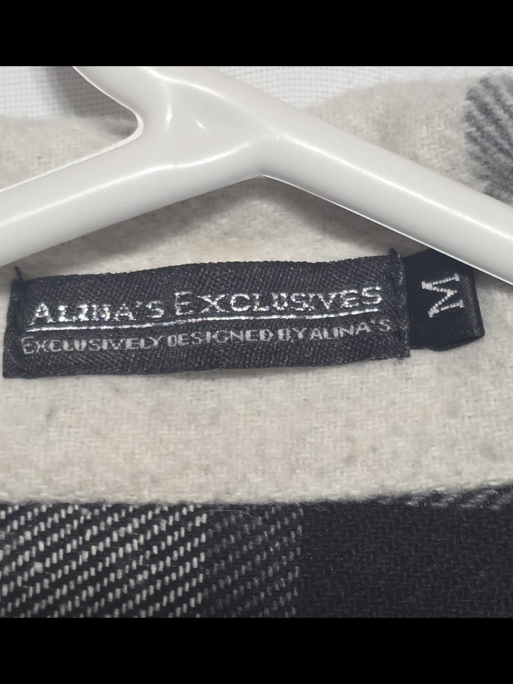 Alina's Exclusives Black & White Plaid Flannel Shacket - Size M - Picture 8 of 8